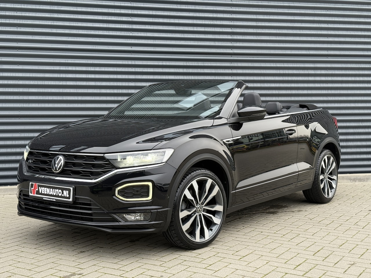 Volkswagen T-Roc Cabrio - 1.5 TSI R-Line Leder/Virtcock/Camera/Apple - AutoWereld.nl