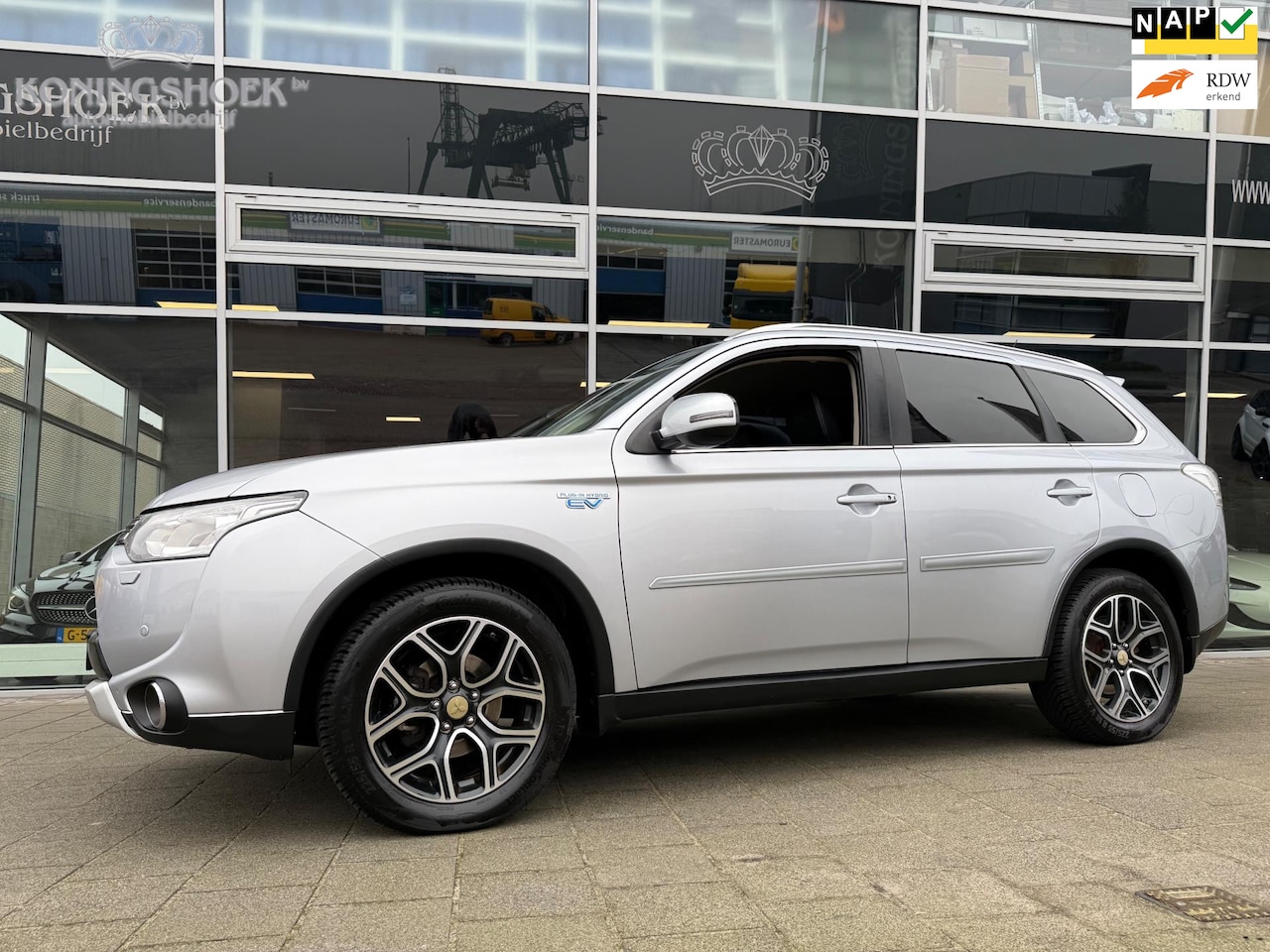 Mitsubishi Outlander - 2.0 PHEV Executive Edition X-Line 2.0 PHEV Executive Edition X-Line - AutoWereld.nl