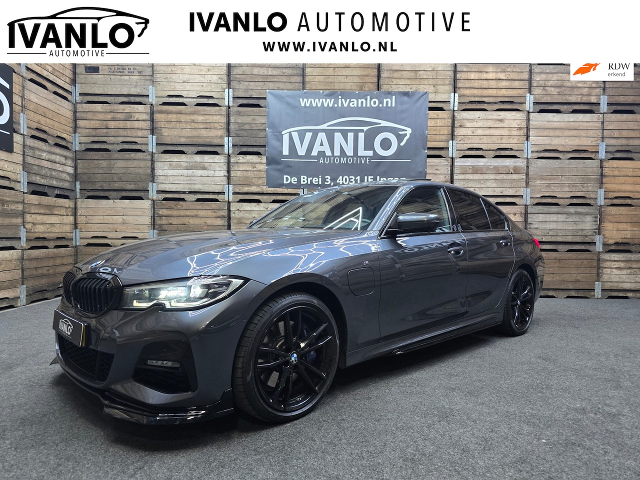 BMW 3-serie - 330e eDrive Edition M sport HUD Pano Leder Camera perf 19"LM - AutoWereld.nl