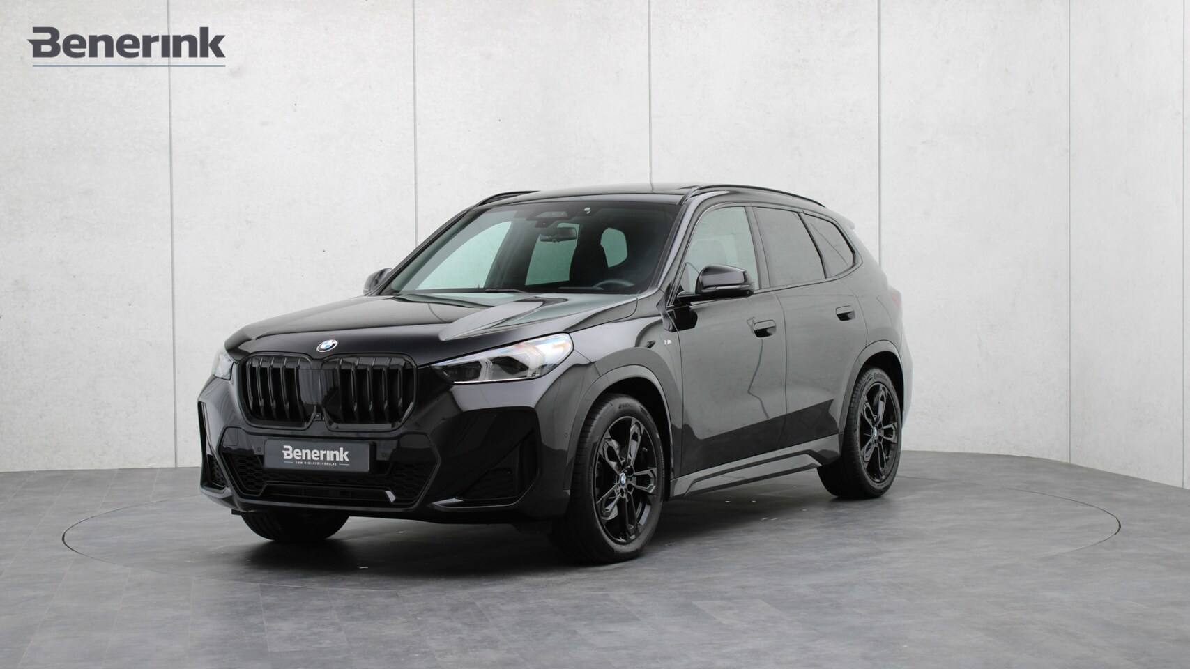BMW X1 - xDrive23i M-Sport | Harman/Kardon | Panoramadak | Head-up | Trekhaak | Memory - AutoWereld.nl