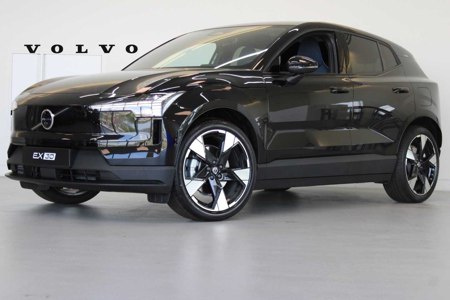 Volvo EX30 - Extended Range 272PK Europa Plus 69kWh Elek Stoelen | Stoel & Stuurverwarming | HK Audio | - AutoWereld.nl