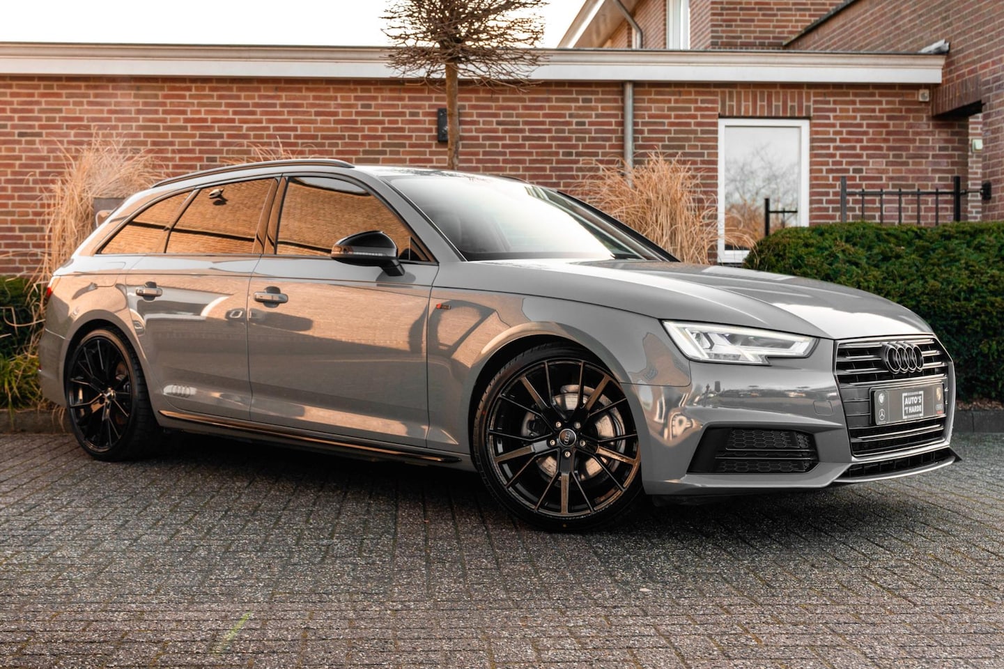 Audi A4 Avant - 1.4 TFSI Sport S Line Black Edition 150 PK Quantum Grey Leder Cruise 20'' - AutoWereld.nl