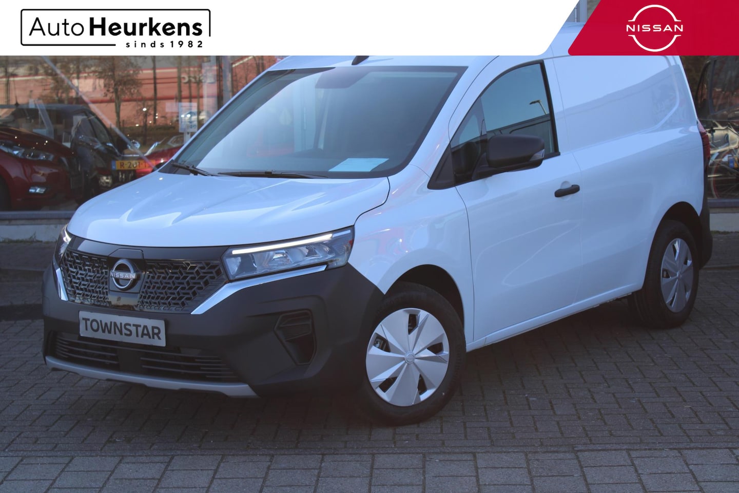 Nissan Townstar - N-Connecta L1 44 kWh | 80kW SNELLADEN | € 8.387,- NETTO VOORRAADKORTING | - AutoWereld.nl
