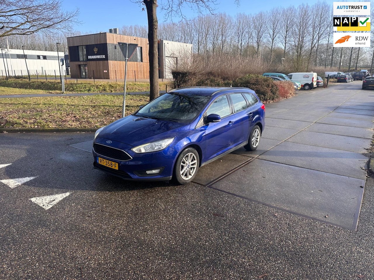 Ford Focus Wagon - 1.0 Lease Edition Clima.Navi - AutoWereld.nl