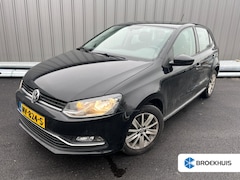 Volkswagen Polo - 1.2 TSI Comfortline 90pk | Parkeersensor voor en achter | Navigatie | Airco | 15" LMV
