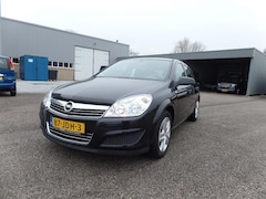 Opel Astra - 1.6 Executive TREKHAAK OPTIE'S 2009