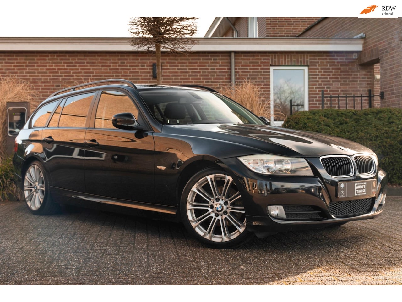 BMW 3-serie Touring - 320i Business Line 170 PK Half/Leer Stoelverwarming Cruise Clima 18'' - AutoWereld.nl