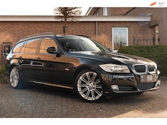 BMW 3-serie Touring - 320i Business Line 170 PK Half/Leer Stoelverwarming Cruise Clima 18''