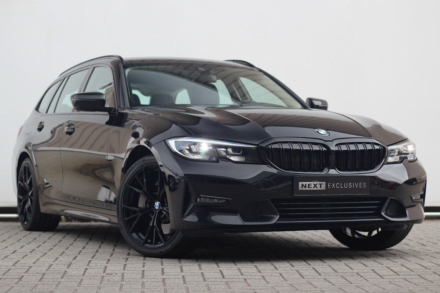 BMW 3-serie Touring - 330e Sportline | Shadow | 19 | Live cockpit - AutoWereld.nl