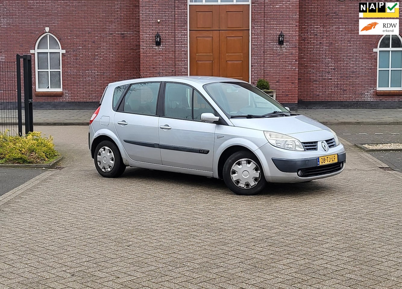 Renault Scénic - 1.6-16V Business Line / Airco / cruise control / Nap / Trekhaak - AutoWereld.nl