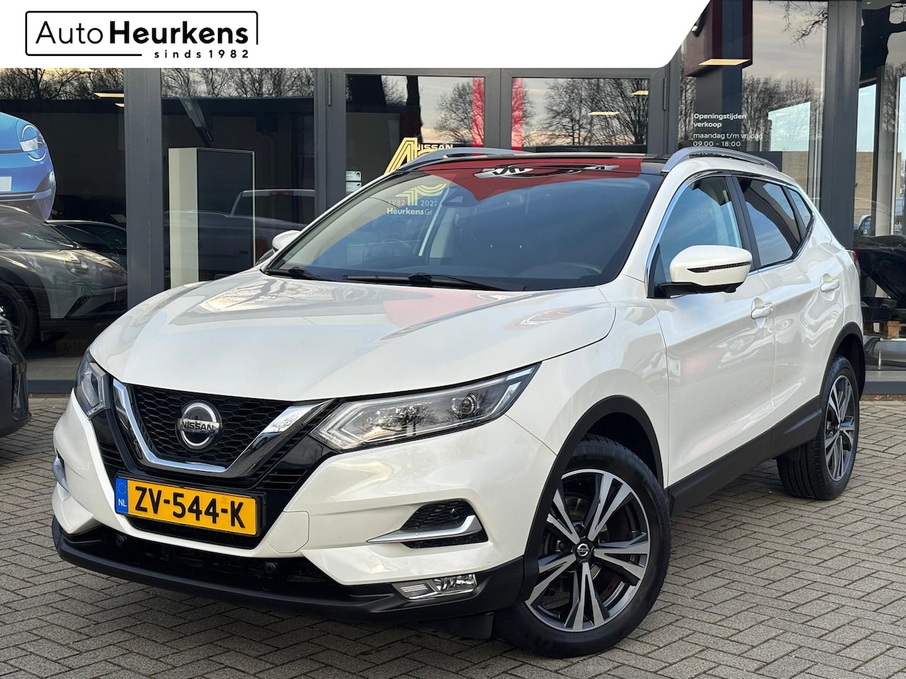 Nissan Qashqai - DIG-T 160 DCT N-Connecta | AUTOMAAT | PANORAMADAK | RONDOMZICHT CAMERA | LED KOPLAMPEN | - AutoWereld.nl