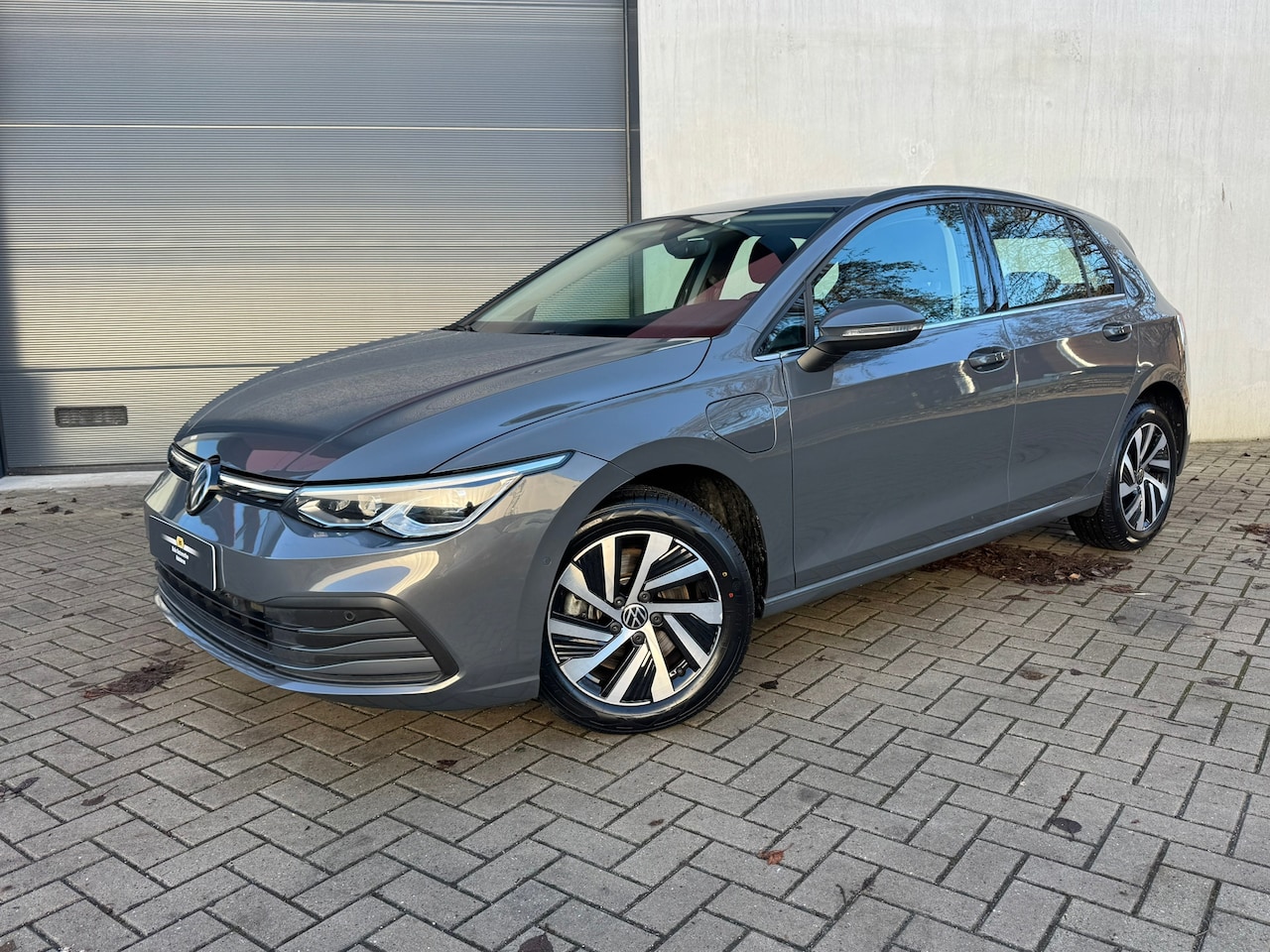 Volkswagen Golf - 1.4 eHybrid Style * Camera * Side Assist * Massage * CarPlay * - AutoWereld.nl