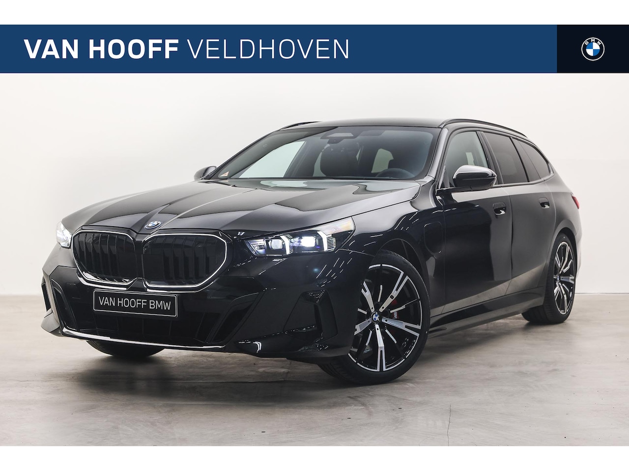 BMW 5-serie Touring - 530e M Sport Automaat / Panoramadak / Trekhaak / Stoelventilatie / Bowers & Wilkins / M Sp - AutoWereld.nl