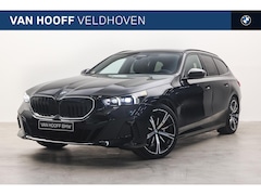 BMW 5-serie Touring - 530e M Sport Automaat / Panoramadak / Trekhaak / Stoelventilatie / Bowers & Wilkins / M Sp