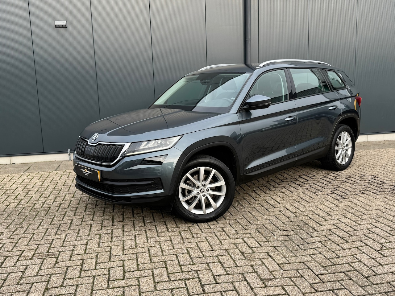 Skoda Kodiaq - 1.5 TSI Automaat Business Edition 7 persoons * Trekhaak * Camera * Led * Navigatie * - AutoWereld.nl