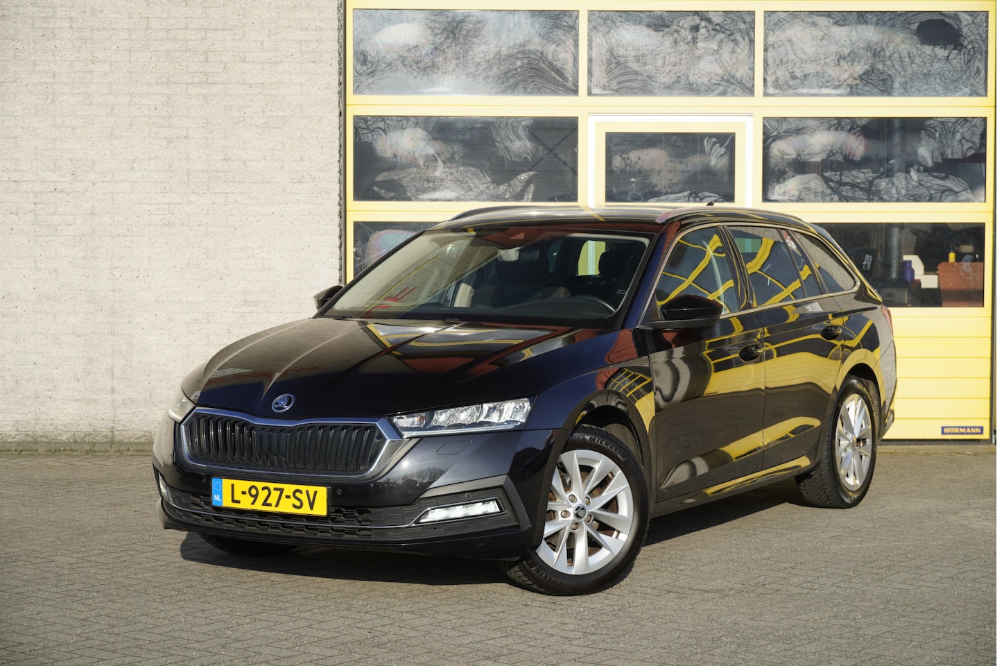 Skoda Octavia Combi - 1.0 e-TSI Automaat! Business Edition Plus BJ2021 Lmv 17" | Led V+A | Pdc | Navi | Keyless - AutoWereld.nl