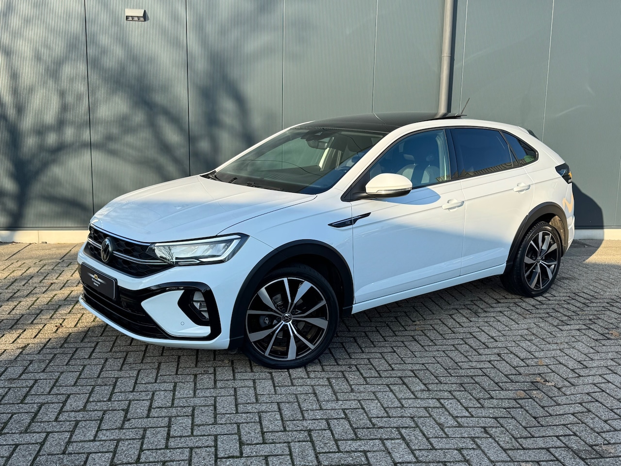 Volkswagen Taigo - 1.0 TSI Automaat R-Line * Panorama * Virtual Cockpit * 18 Inch Velgen * - AutoWereld.nl