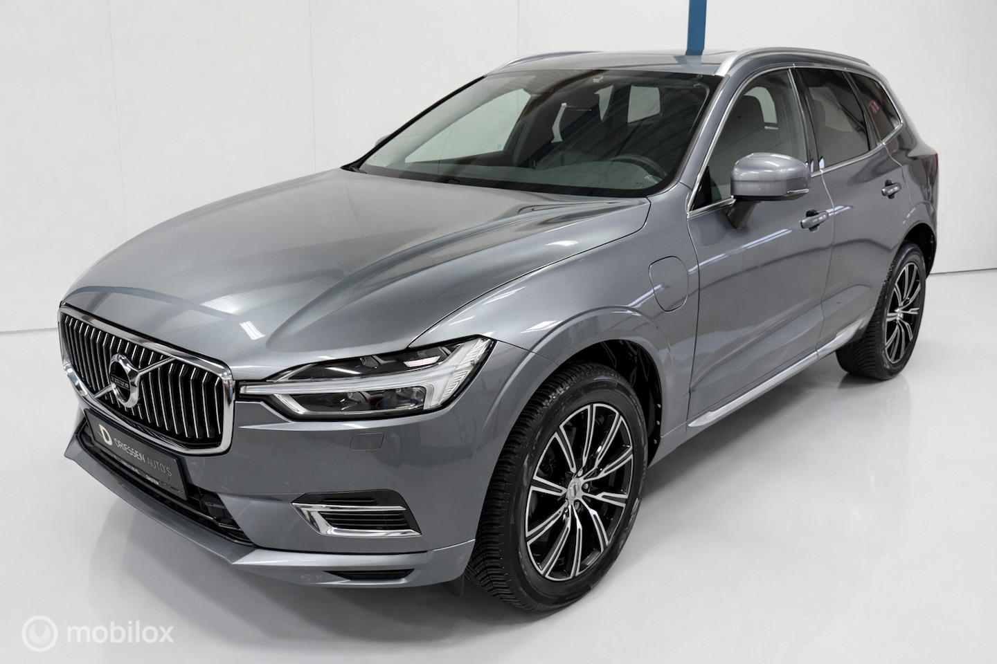 Volvo XC60 - 2.0 T8 Twin Engine AWD Inscription PANO / LUCHTVERING - AutoWereld.nl