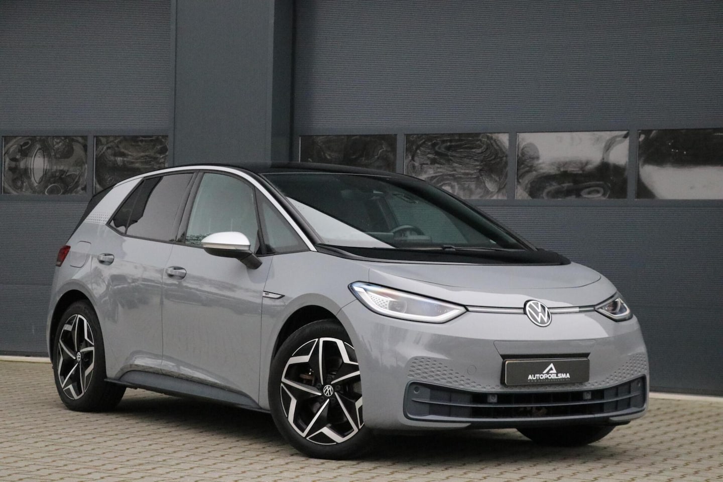 Volkswagen ID.3 - First Plus 58 kWh AppleCarplay IQ-Light Sfeerverlicht 19'' Inch Sportvelgen Camera Adaptiv - AutoWereld.nl