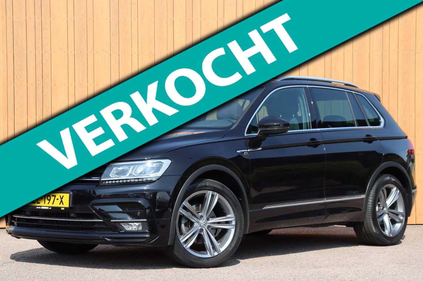 Volkswagen Tiguan - 1.5 TSI ACT Highline Business R-line org. NL-auto - AutoWereld.nl