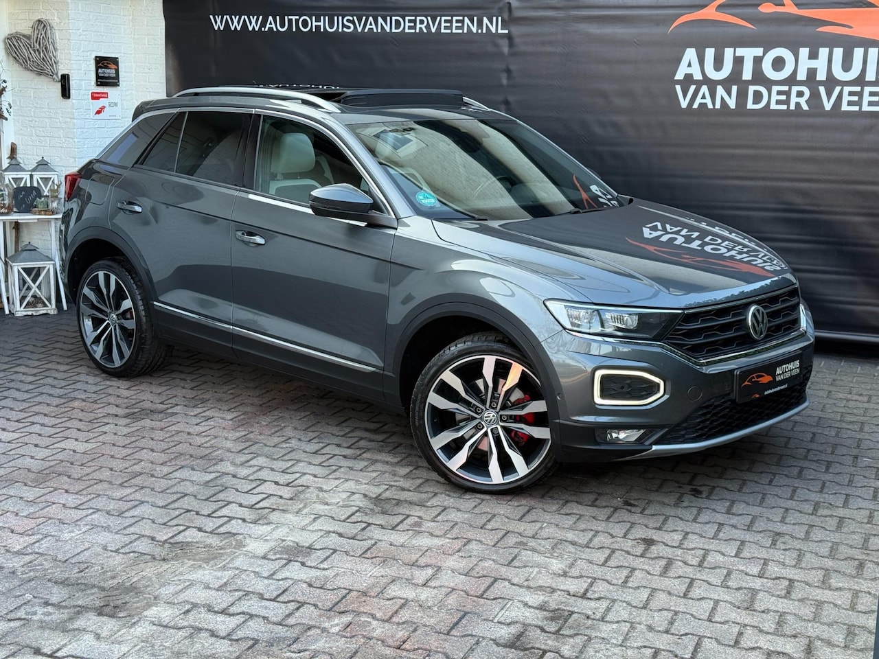 Volkswagen T-Roc - 2.0 TSI 4Motion Sport 2.0 TSI 4Motion Sport, Panoramadak/Virtual/ACC/Beats/Trekhaak/Etc. - AutoWereld.nl