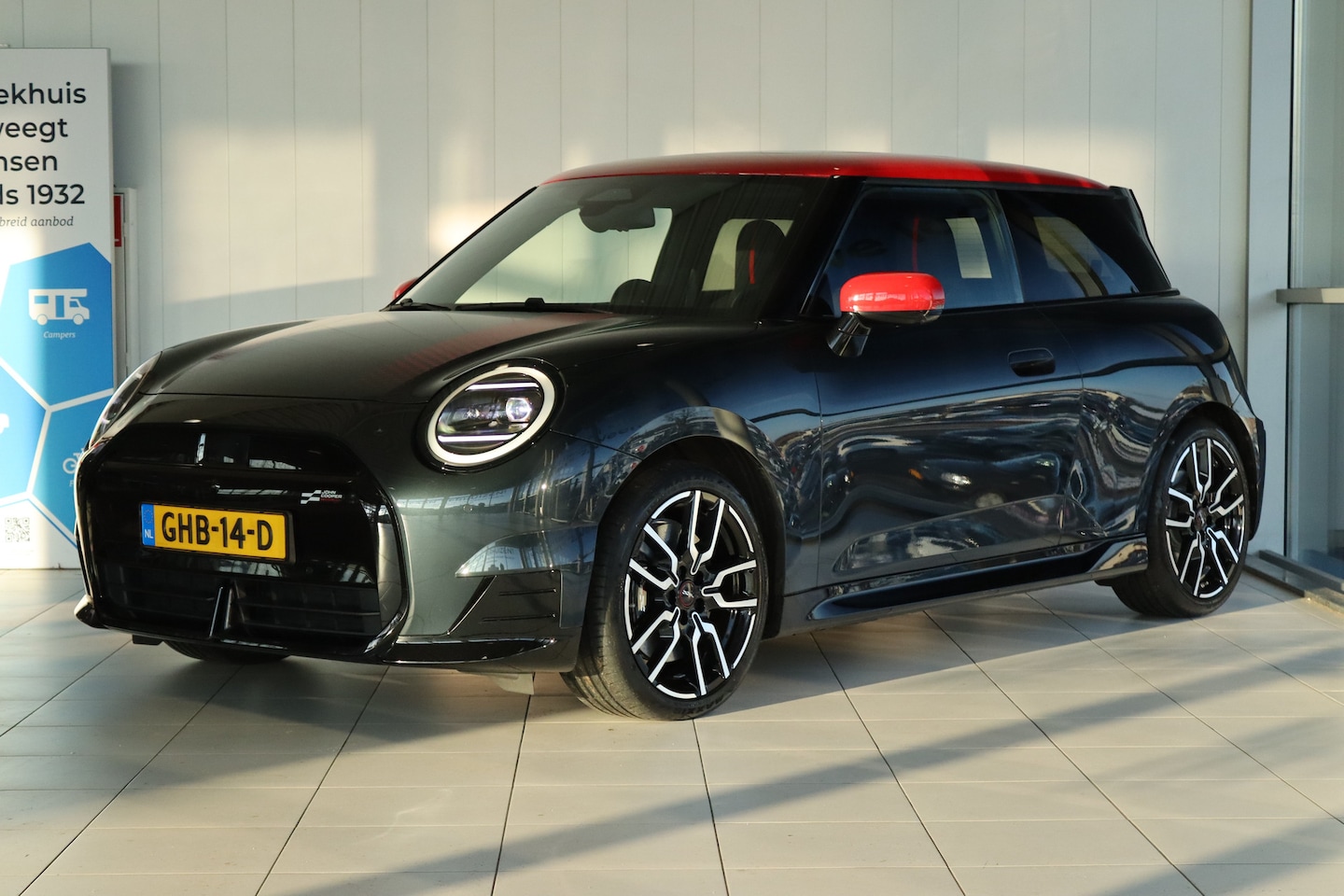 MINI John Cooper Works - Mini XL 54.2 kWh | Adapt. Cruise | Harman & Kardon | Schuifdak | Stoel+Stuurverwarming | K - AutoWereld.nl