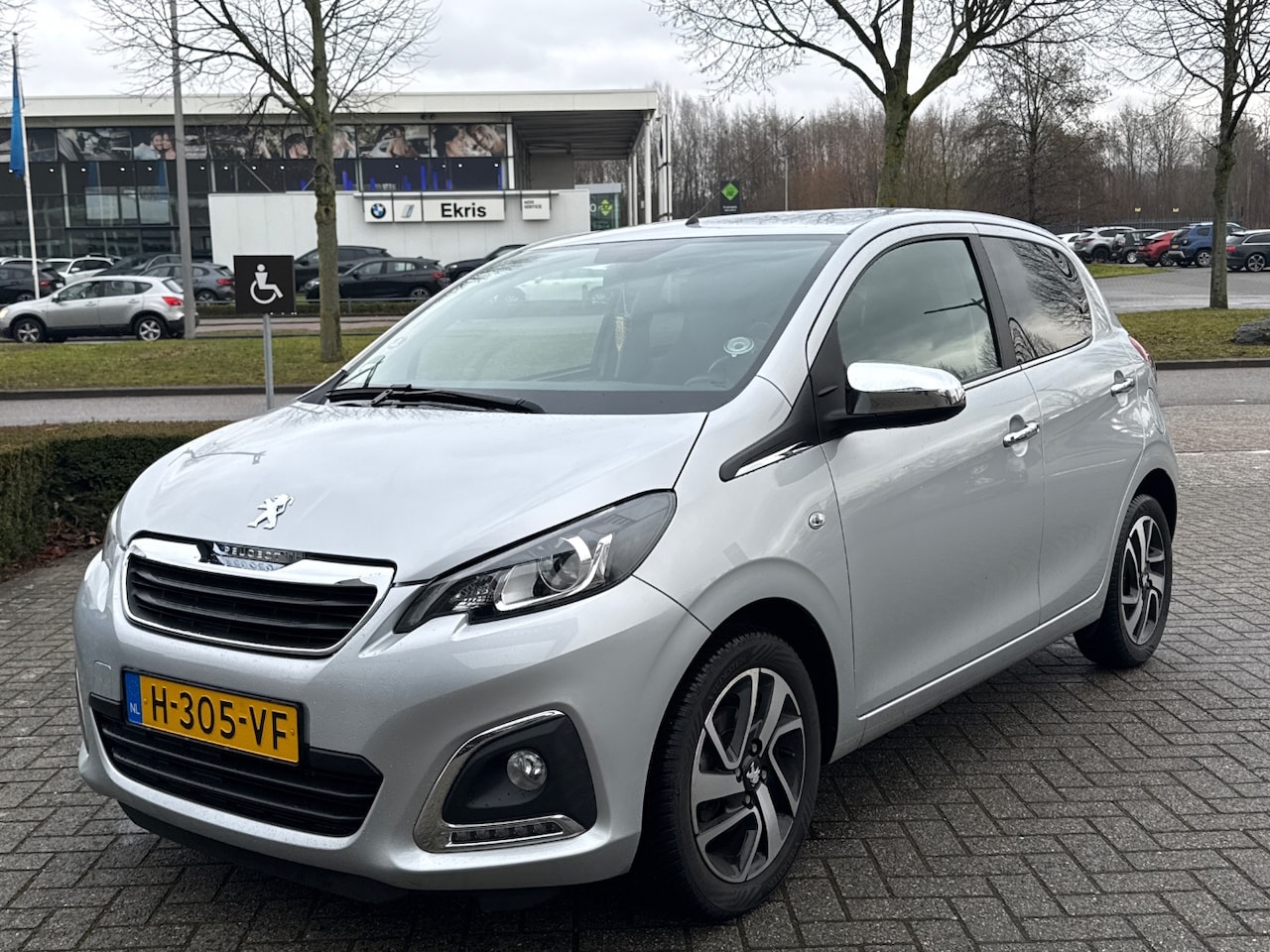 Peugeot 108 - 1.0 e-VTi 72pk 5D Allure | Binnenkort Beschikbaar | All Season Banden | Achteruitrij Camer - AutoWereld.nl