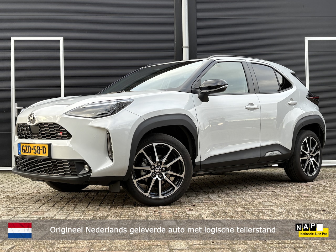 Toyota Yaris Cross - 1.5 Hybrid 130 GR Sport | Dynamic Grey | Facelift | Blindspot | Navi | NL-auto - AutoWereld.nl