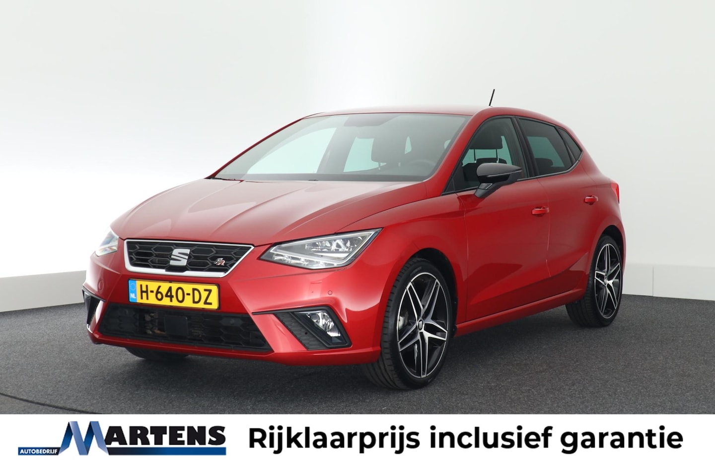 SEAT Ibiza - 1.0 TSI 95pk FR Business Intense Camera Navigatie Beats Led Stoelverwarming Keyless Alcant - AutoWereld.nl