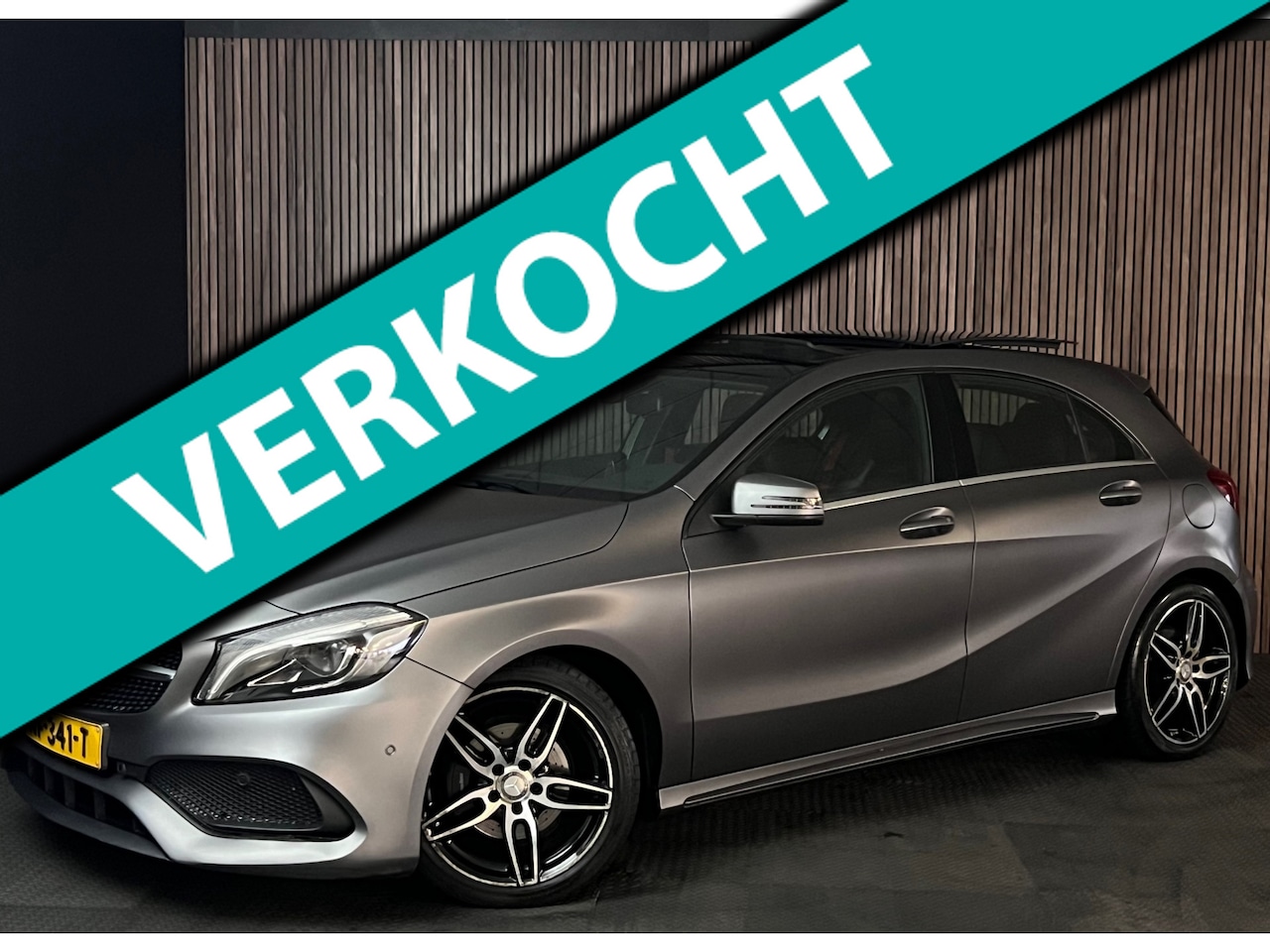 Mercedes-Benz A-klasse - A180D PANORAMADAK/RODE GORDELS/ACHTERUITRIJCAMERA/AMG UITVOERING/STOELVERWARMING/NEDERLAND - AutoWereld.nl
