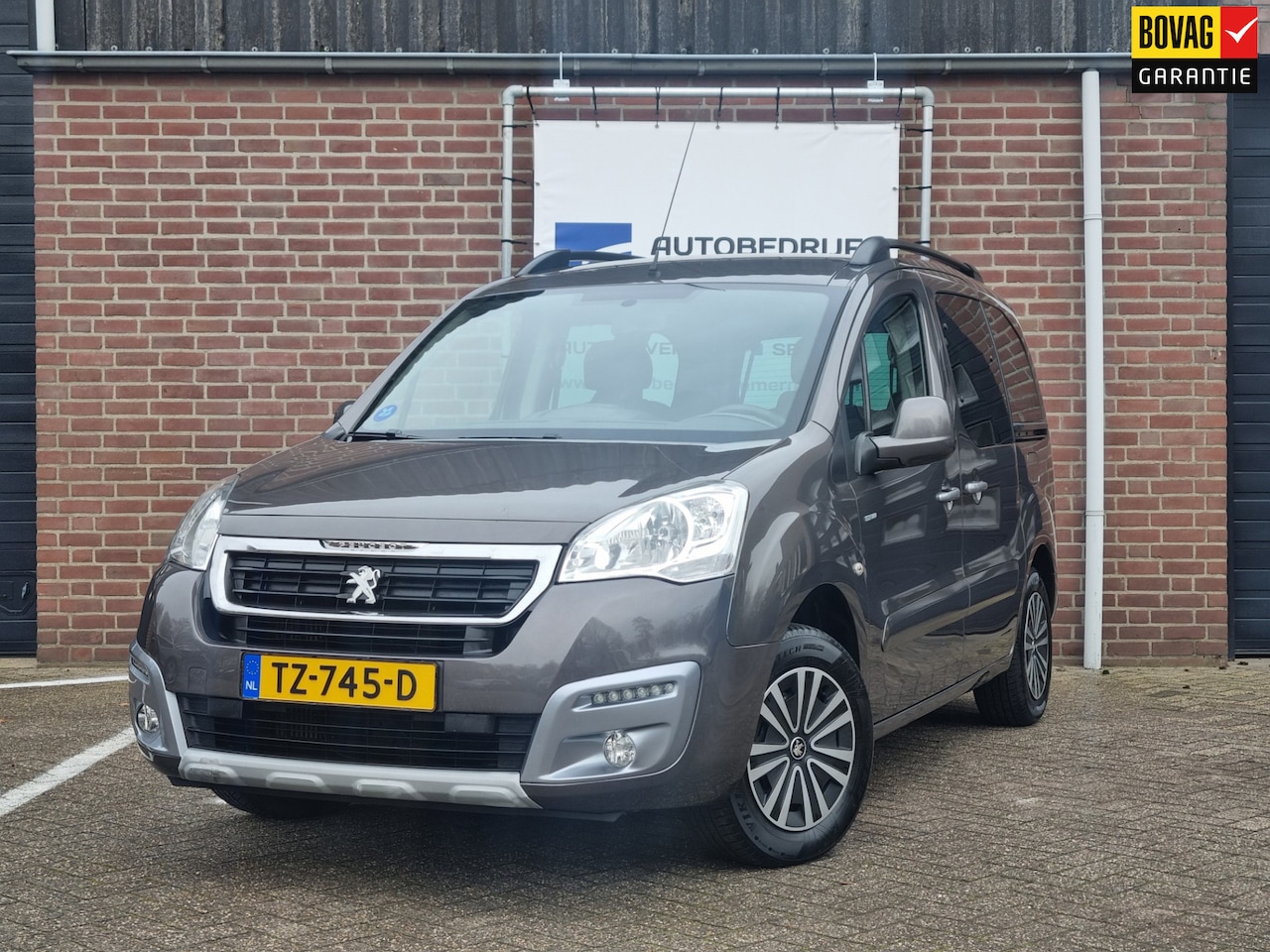 Peugeot Partner Tepee - 1.2 PureTech Active Trekhaak - AutoWereld.nl
