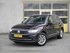Volkswagen Tiguan - 1.5 TSI 150PK Automaat Life Business BJ2021 Lmv 17" | Led V+A | Pdc | Navi | Panoramadak |