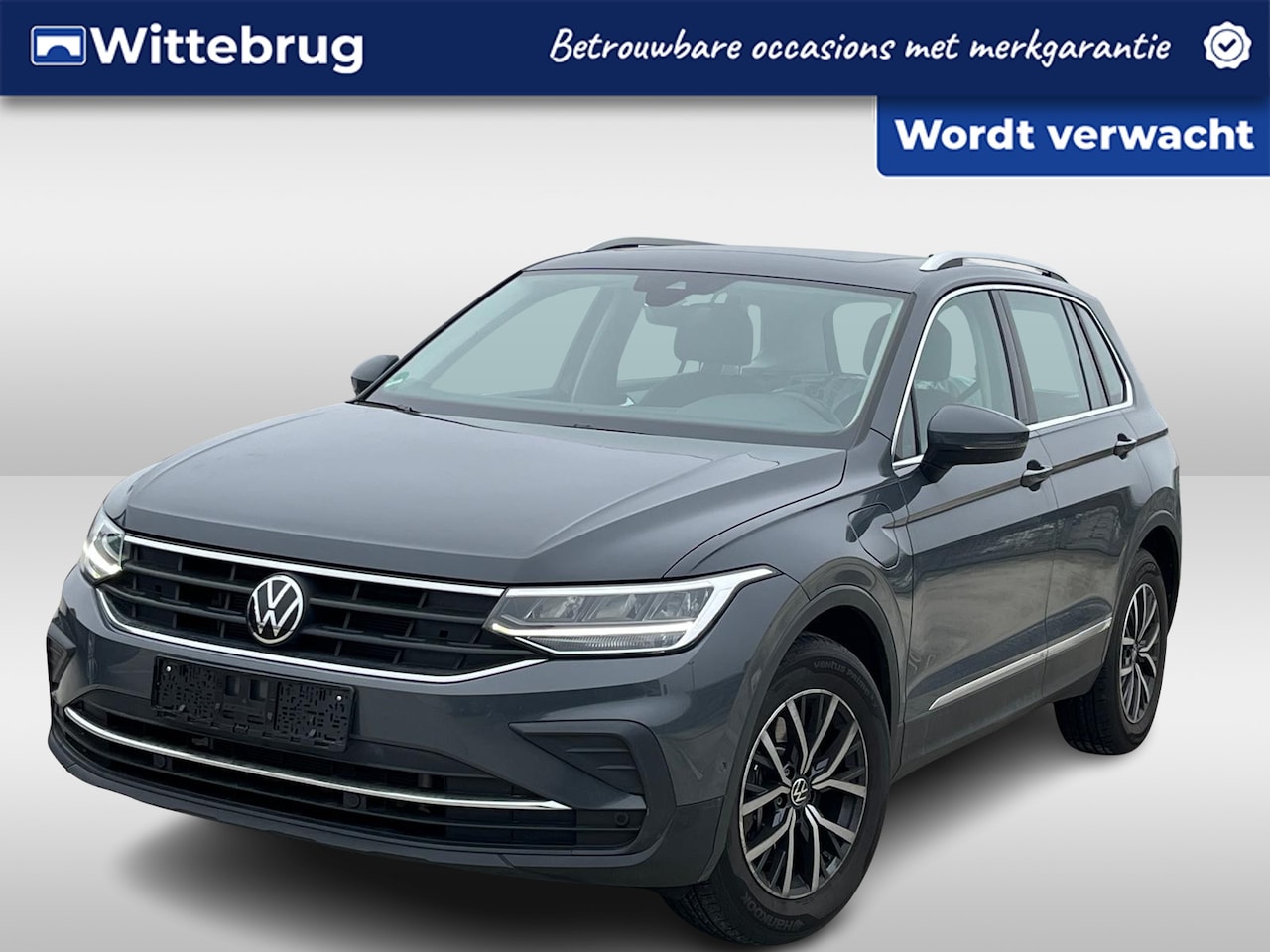 Volkswagen Tiguan - 1.4 TSI eHybrid 245pk LIFE / Panorama dak / Navigatie / Leder interieur / LM 17 inch / Cam - AutoWereld.nl