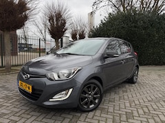 Hyundai i20 - 1.2i, AIRCO, Cruise Control, Bluetooth, Isofix, LM-velgen 15" & all-season banden, LED