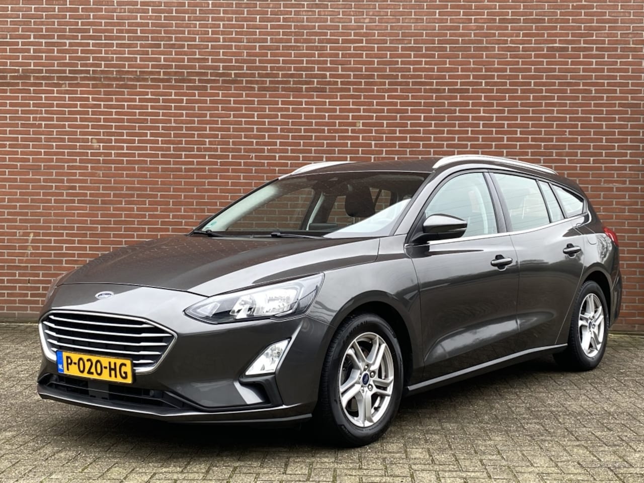 Ford Focus - 1.0 EcoB. Titanium Business NAV CRUISE CARPLAY PDC LMV STOELVW - AutoWereld.nl