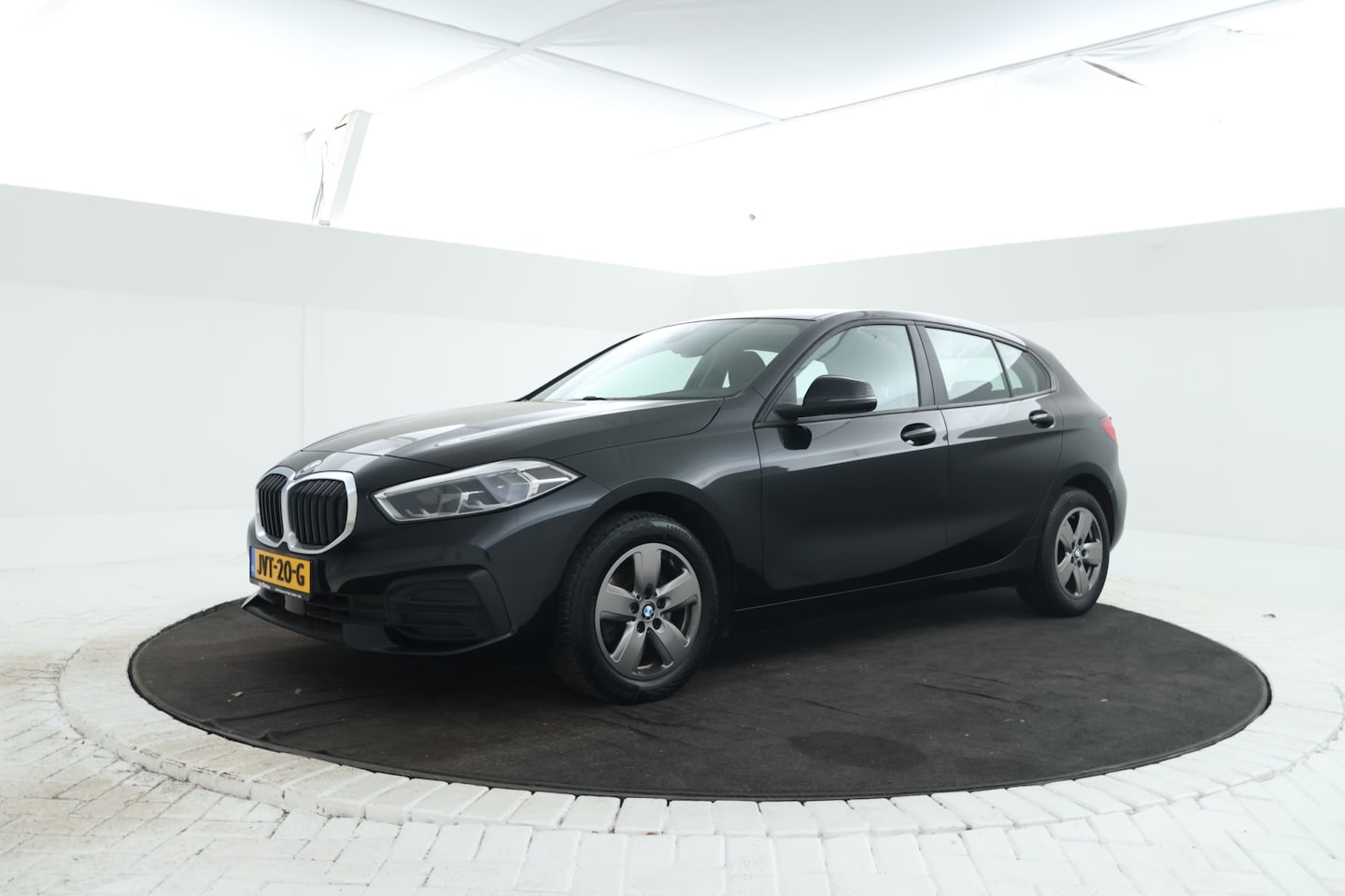 BMW 1-serie - 116d High Executive 5 Deurs hb, Navigatie, Climate - AutoWereld.nl