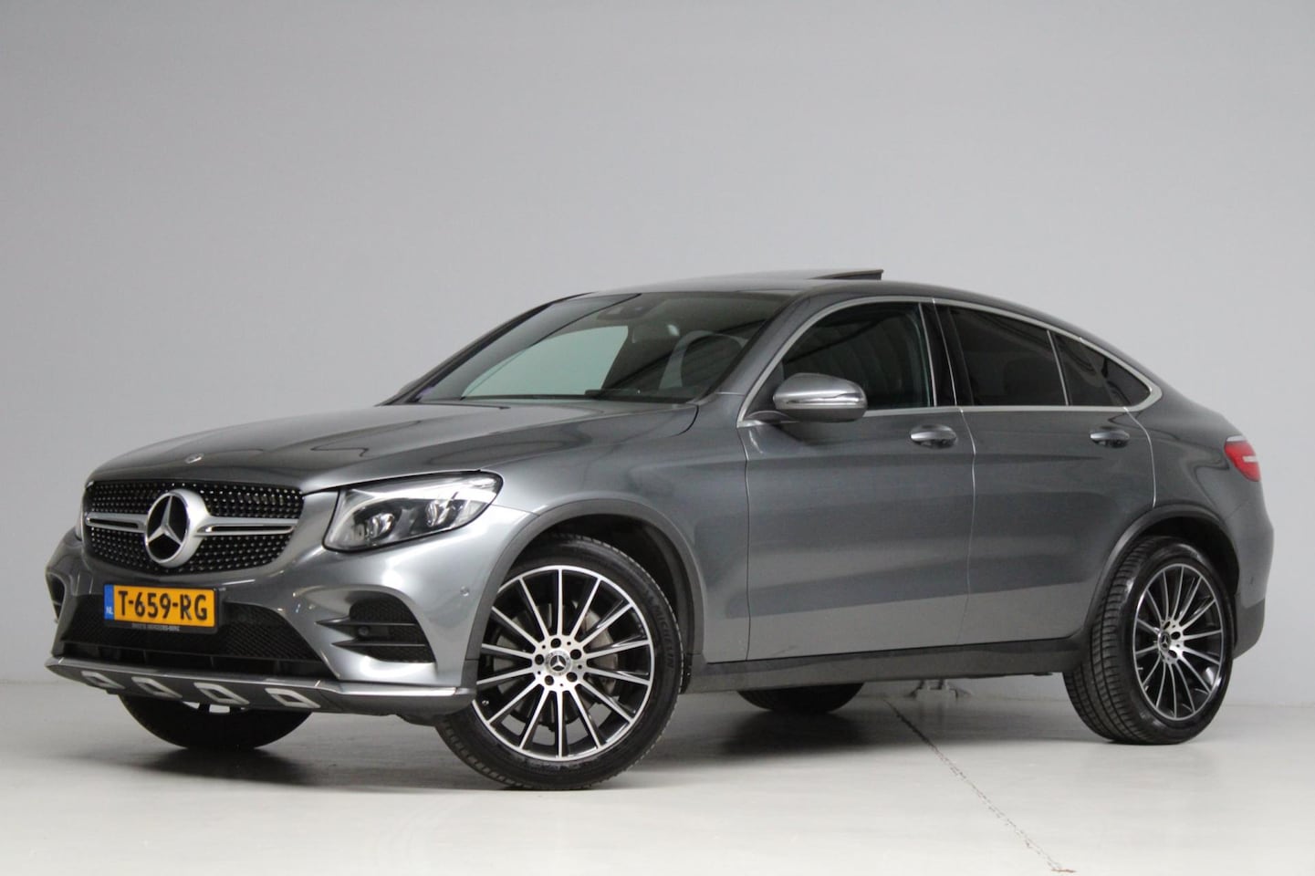 Mercedes-Benz GLC-klasse Coupé - 250 4MATIC AMG | schuifkanteldak | achteruitrijcamera | dodehoek detectie | command naviga - AutoWereld.nl