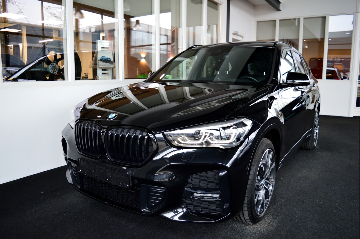 BMW X1 - xDrive25e Hybride M-Sportedition - AutoWereld.nl