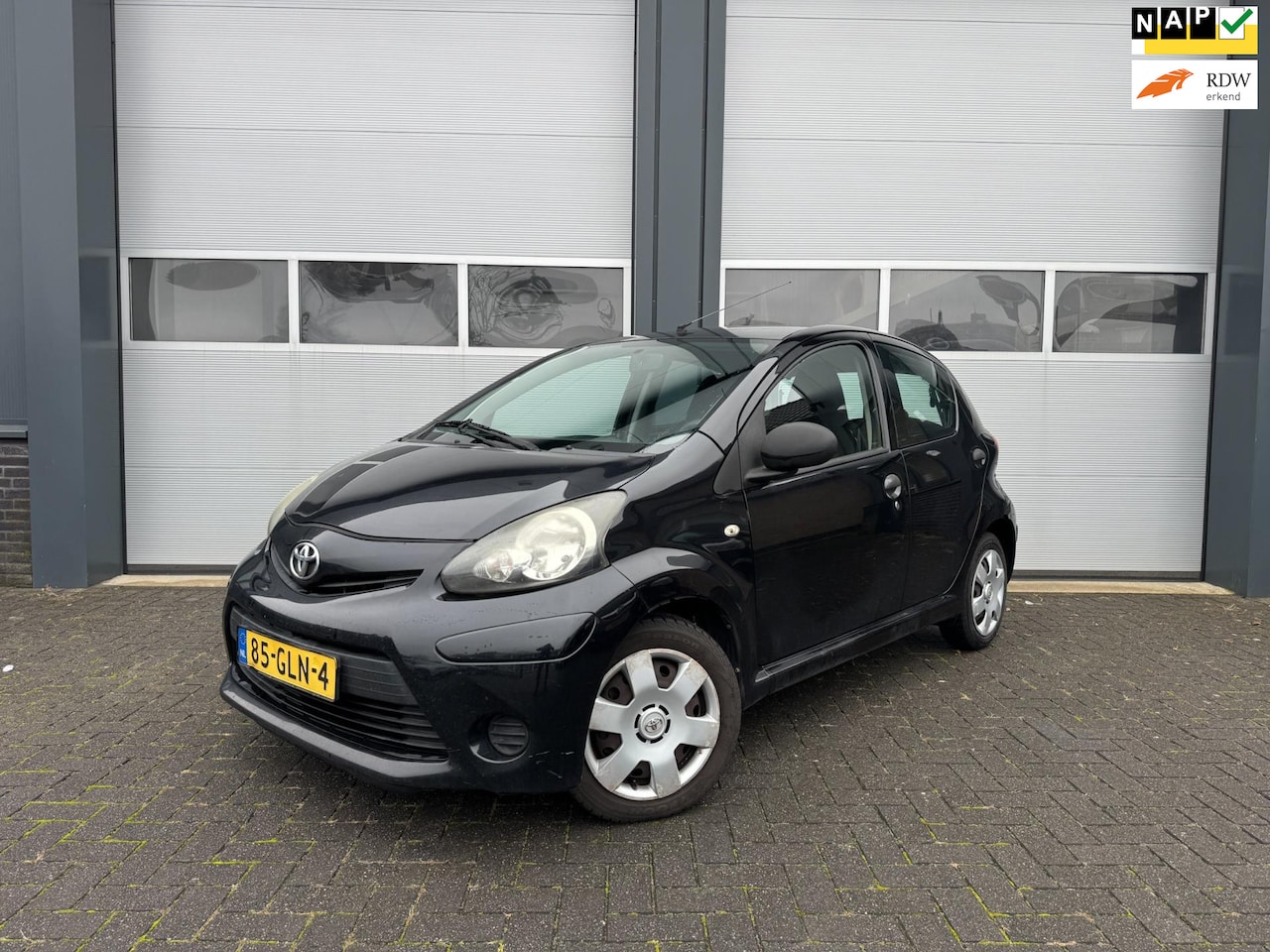 Toyota Aygo - 1.0-12V 5-Deurs Zwart NAP - AutoWereld.nl