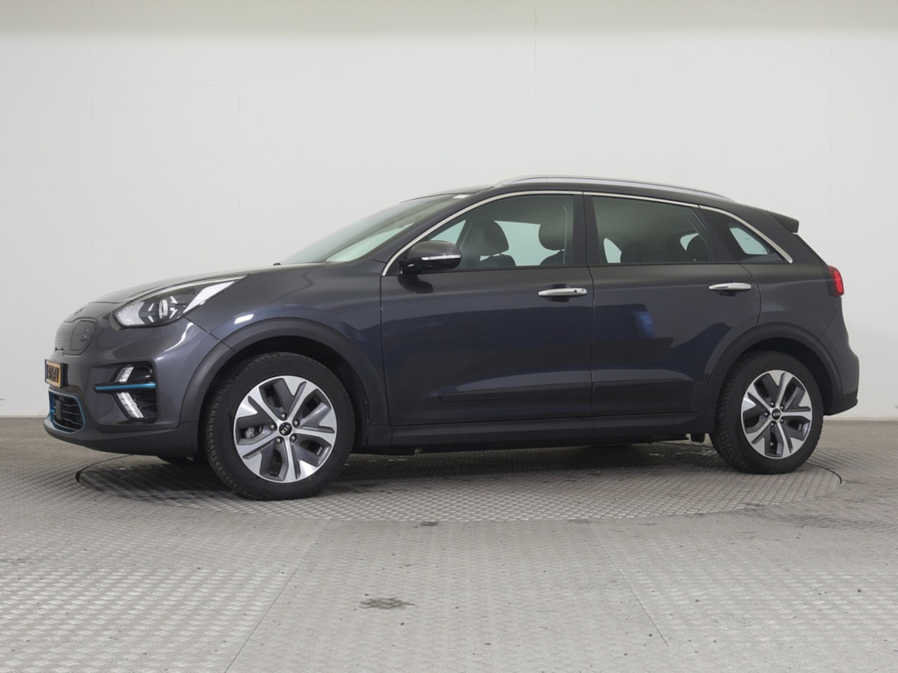 Kia e-Niro - DynamicLine 64 kWh Warmtepomp Trekhaak | Stof\leer | Camera | Cruise | LMV 17" | NL auto | - AutoWereld.nl