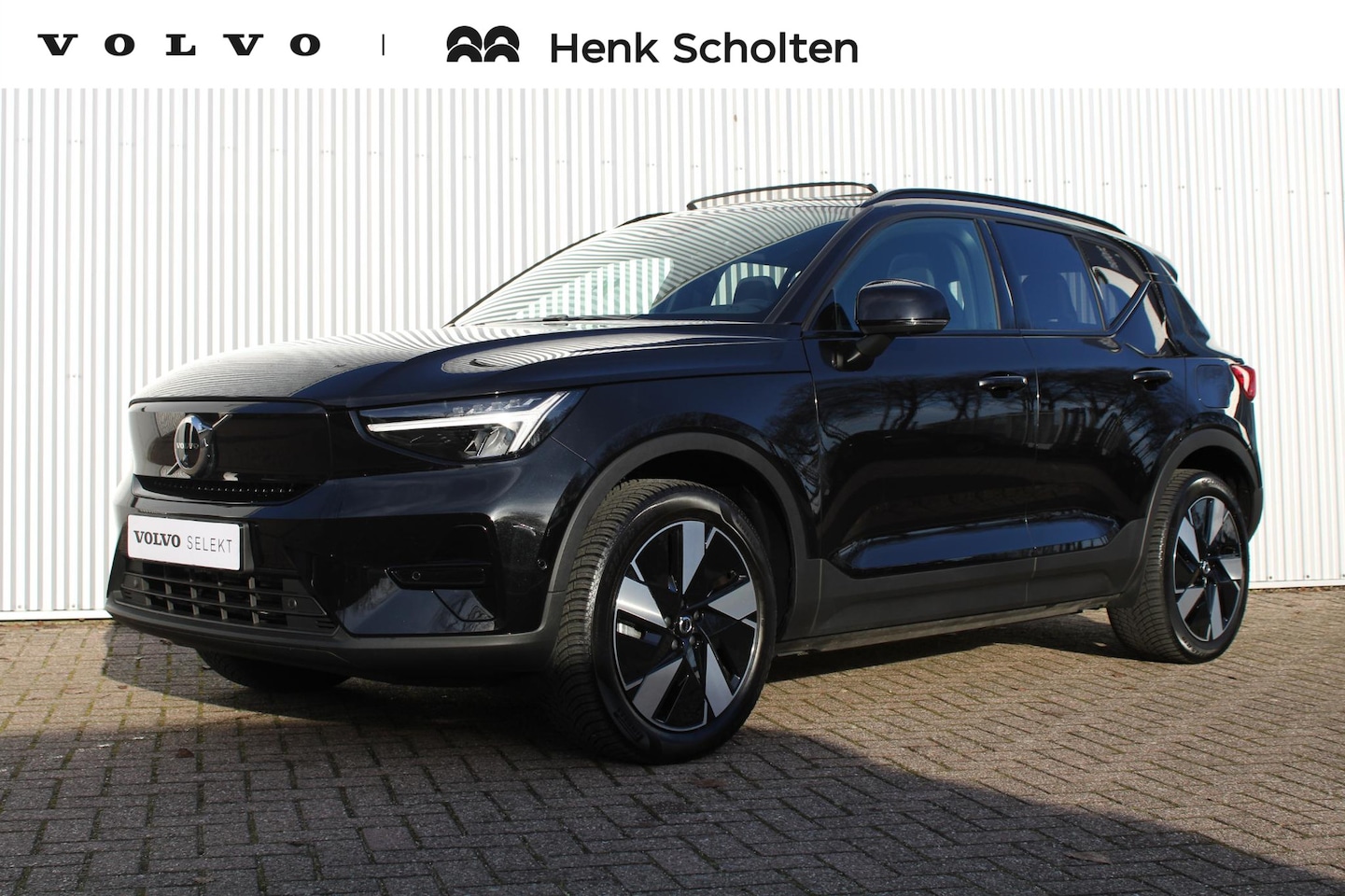 Volvo EX40 - Single Motor Extended Range Ultra 82 kWh | Extra getint glas| All Seasons banden| Google S - AutoWereld.nl