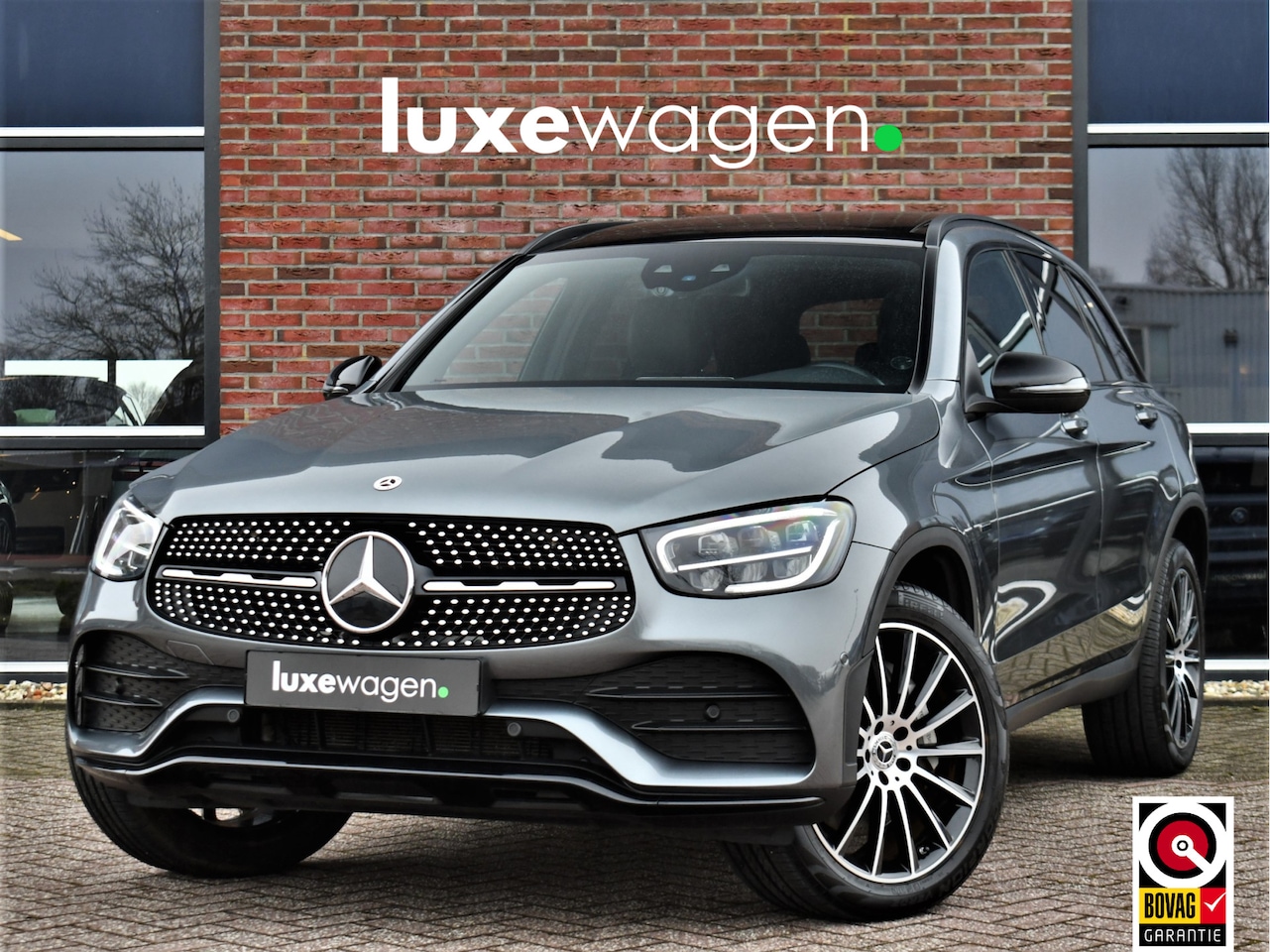 Mercedes-Benz GLC-klasse - 300e 4MATIC AMG Pano Burm Night 20inch Memory Widescreen - AutoWereld.nl