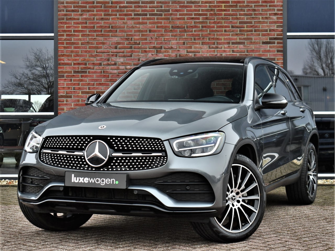 Mercedes-Benz GLC-klasse - 300e 4MATIC AMG Pano Burm Night 20inch Memory Widescreen - AutoWereld.nl