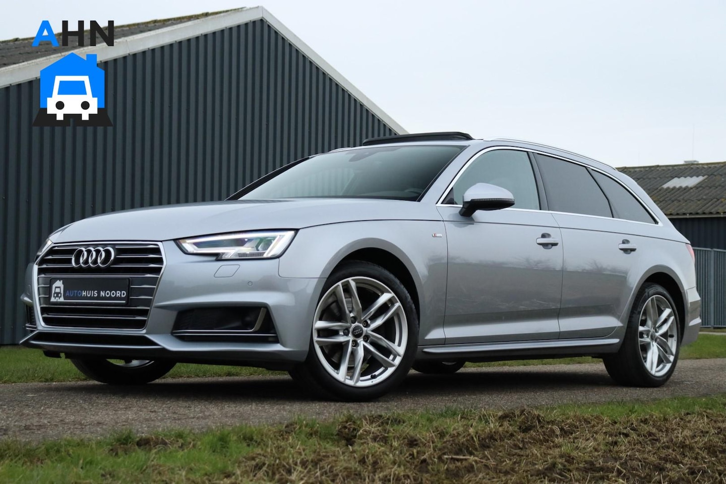 Audi A4 Avant - 1.4 TFSI / 150PK / S-Line / Camera / Pano / Virtual Cockpit / Matrix LED / Trekhaak / 18"! - AutoWereld.nl