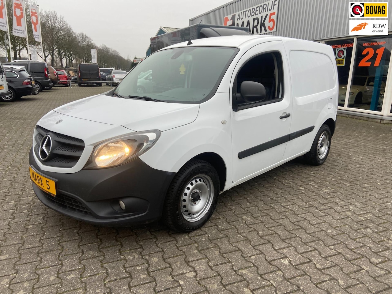 Mercedes-Benz Citan - 111 CDI airco/trekhaak/stoelverwarming/camera - AutoWereld.nl