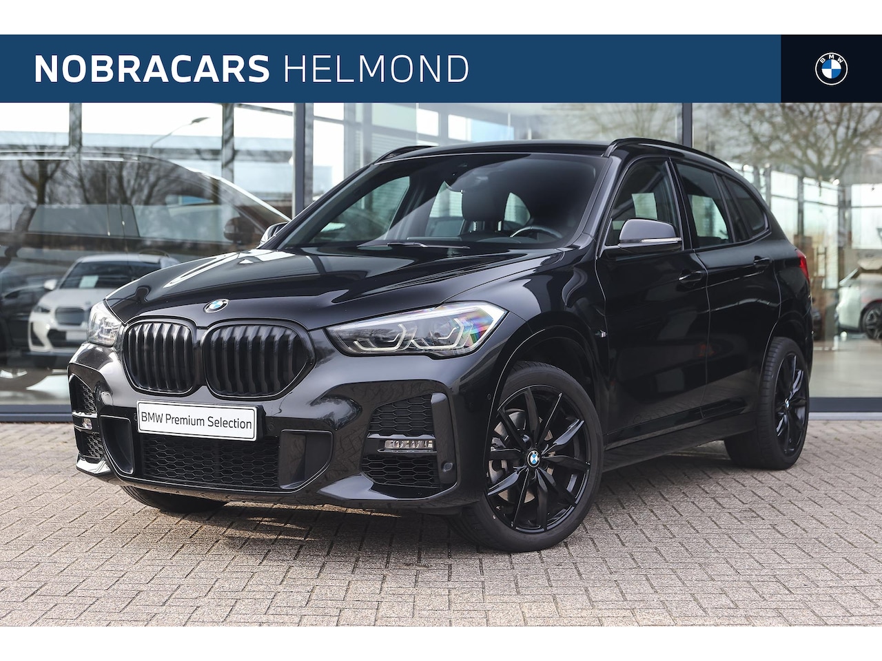 BMW X1 - xDrive20i High Executive M Sport Automaat / Trekhaak / Sportstoelen / Achteruitrijcamera / - AutoWereld.nl