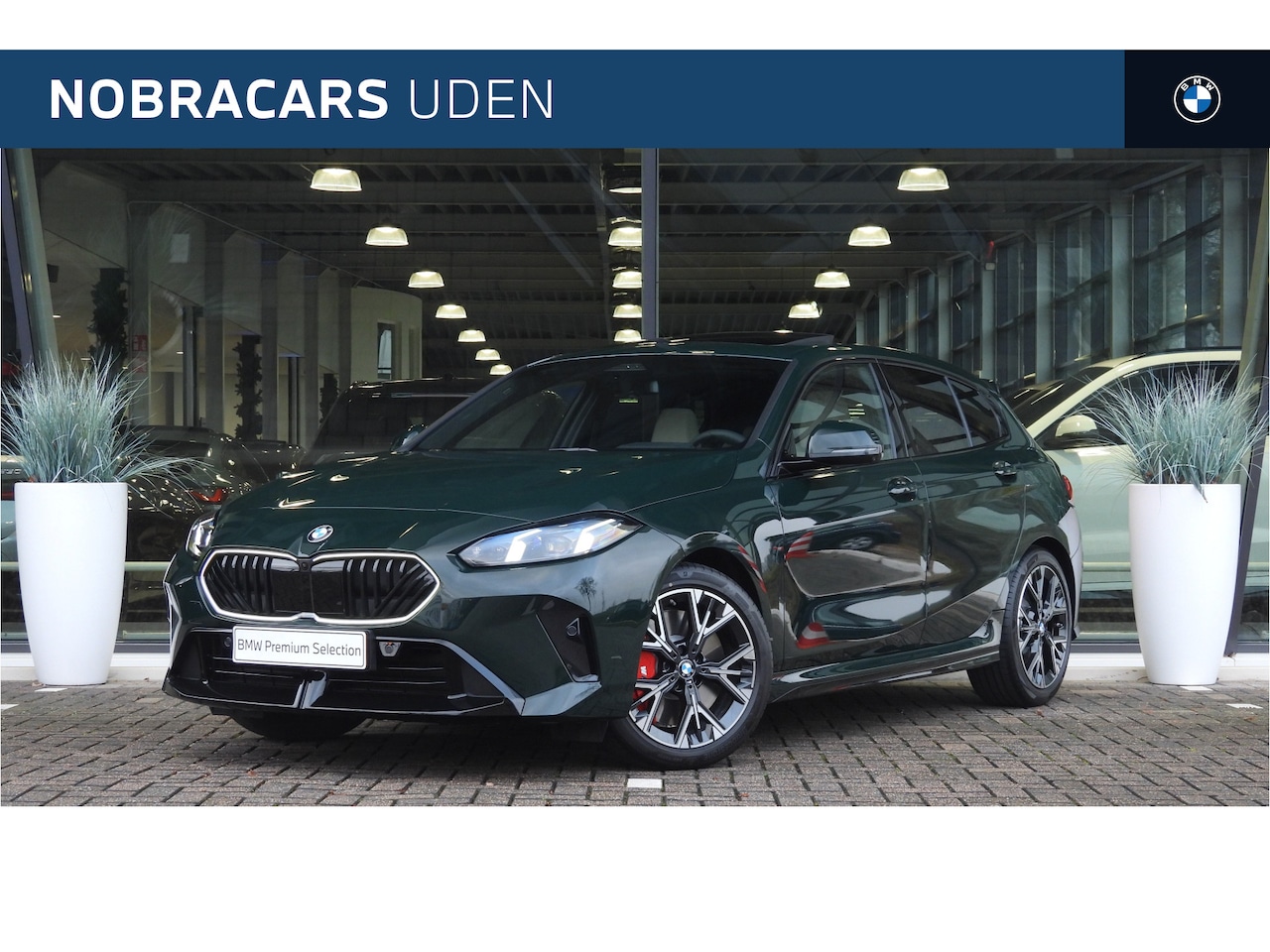 BMW 1-serie - 120 High Executive M Sport Automaat / Panoramadak / Sportstoelen / Adaptieve LED / M Adapt - AutoWereld.nl