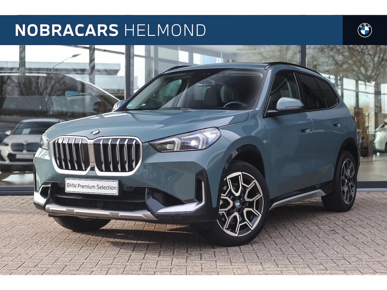 BMW X1 - xDrive23i High Executive Automaat / Panoramadak / Trekhaak / Sportstoelen / Stuurverwarmin - AutoWereld.nl