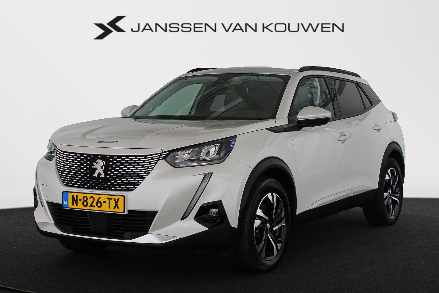 Peugeot e-2008 - EV Allure Pack 50 kWh Stoelverwarming Camera Clima Apple Carplay - AutoWereld.nl