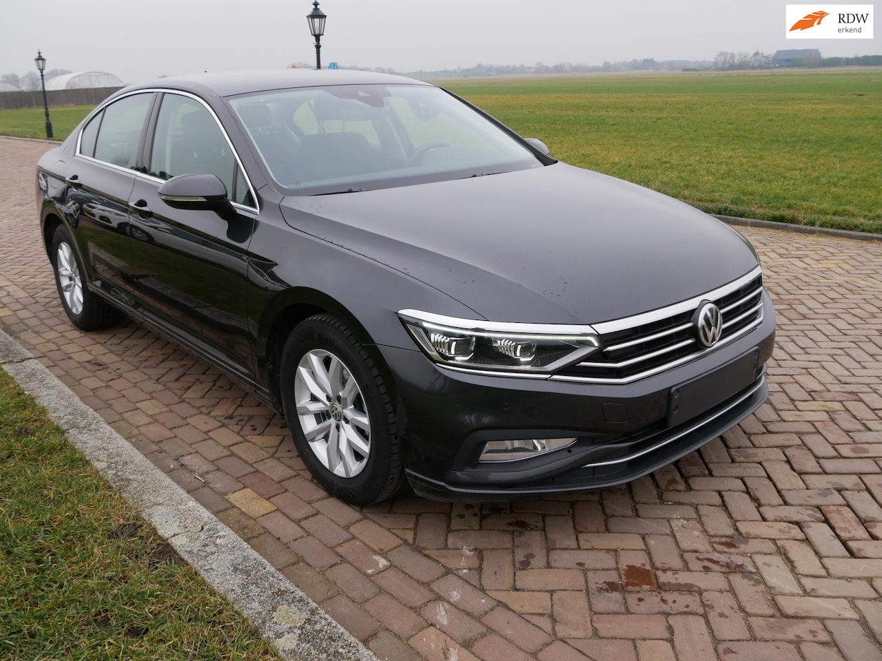 Volkswagen Passat - 1.6 TDI STYLE DSG 120 CLIMA NAVI ** 13499 NETTO ** - AutoWereld.nl